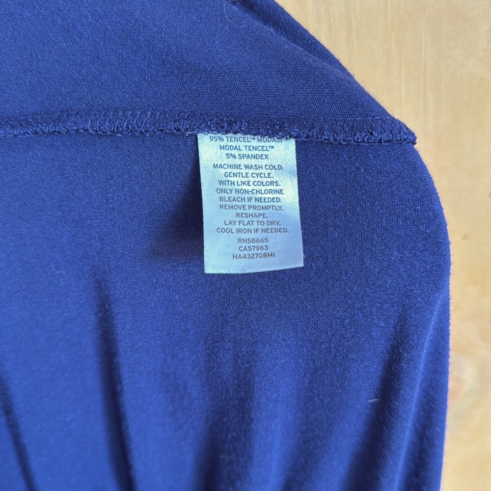 Halogen. Ruffle sleeve top. Large - Picture 3 of 3